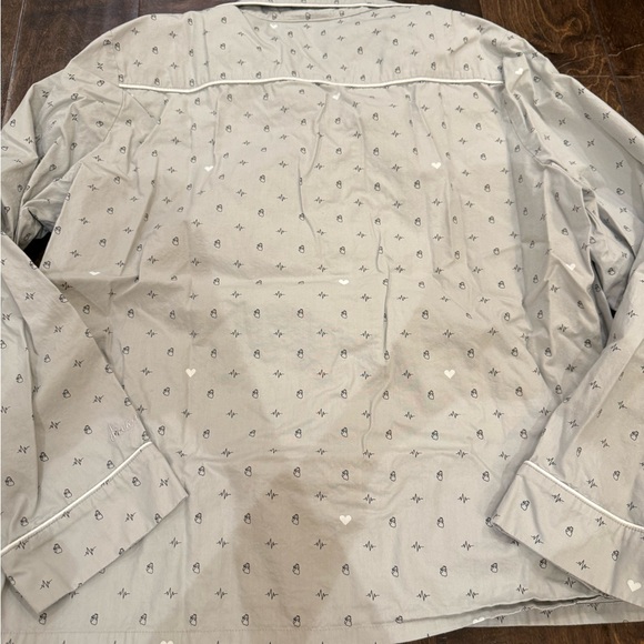 Figs Pajamas Set Grey Heartbeats Long Sleeve and Shorts size Large - Picture 13 of 15